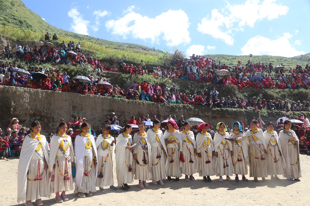 कर्णालीमा हराउदै सांस्कृति लोपहुदै पहिरन