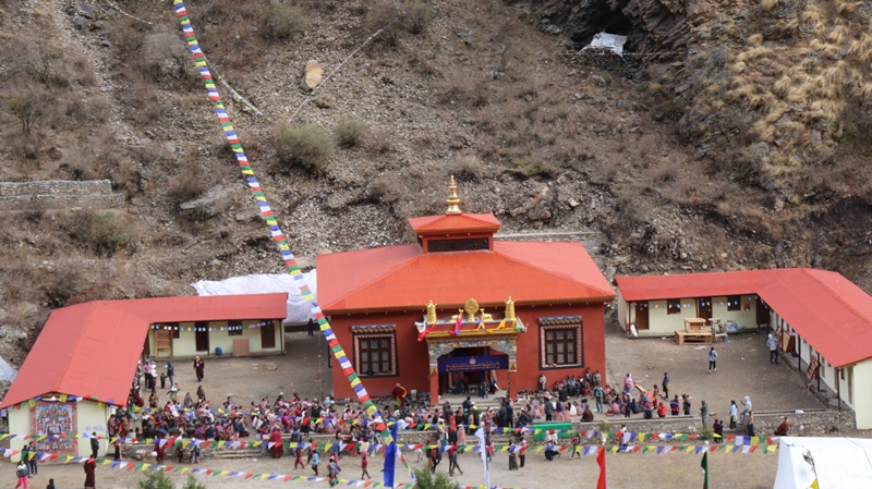 बौद्ध शिक्षा अध्यायन गर्न गुम्बा निर्माण