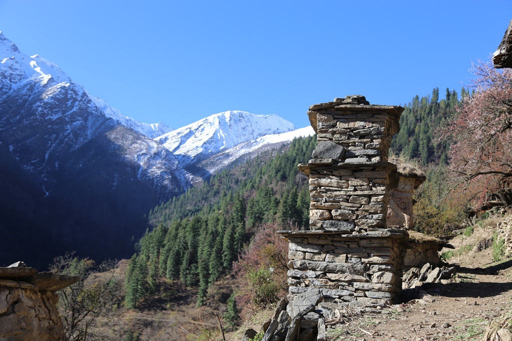 पर्यटकको पखाईमा मुगु