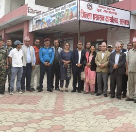 संसदीय टोलीद्धारा राजमार्ग अनुगमन