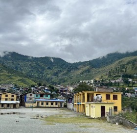 गमगढीमा घर खाली ब्यापार न्यून