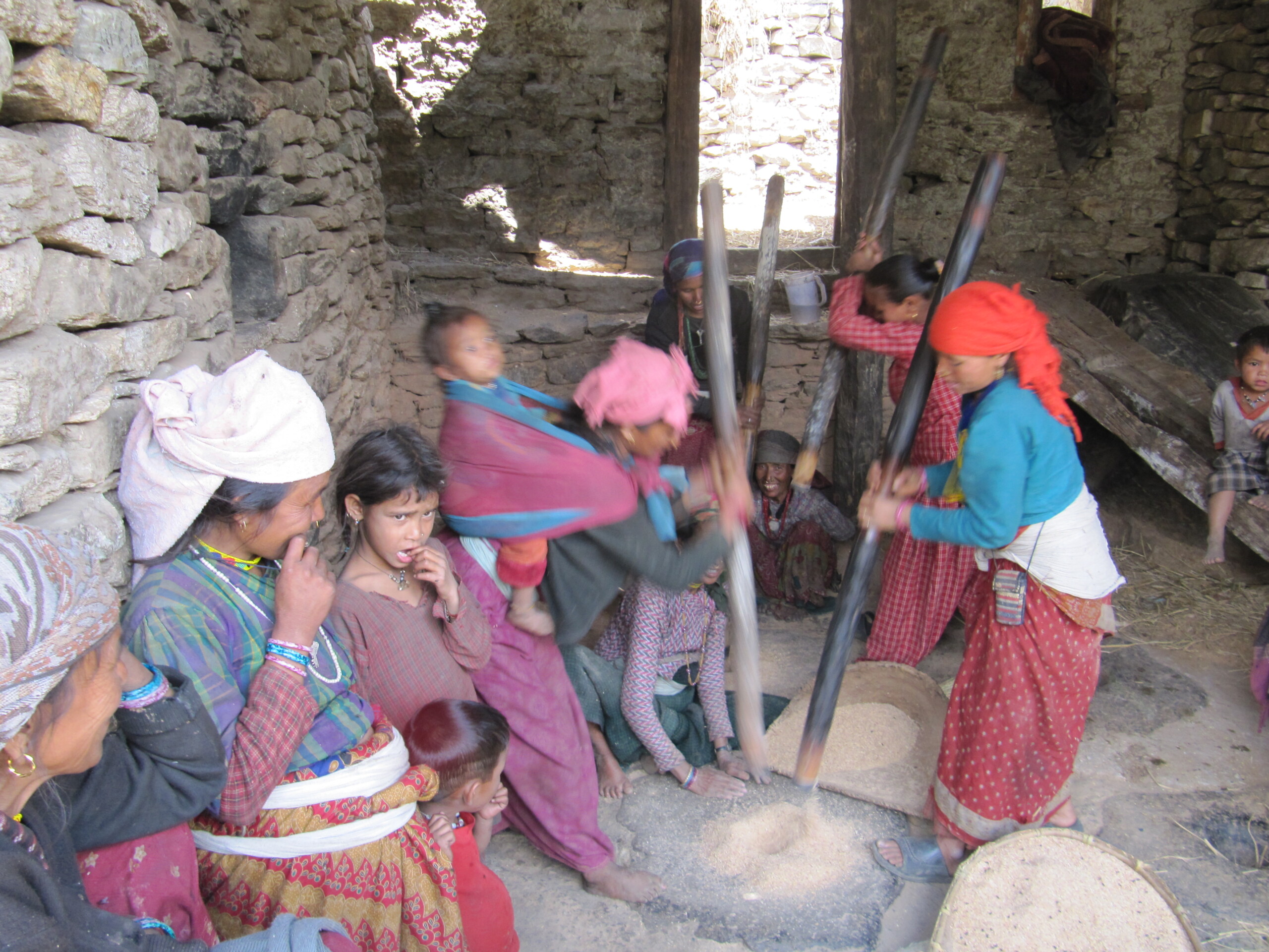 कर्णालीमा लोपहुदै ढुंगेओखल