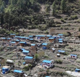 मुर्मा गाउँमा छैन बिजुली