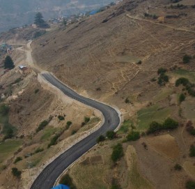 रारा जोडने पर्यटकिय मार्ग कालोपत्रे सुरु