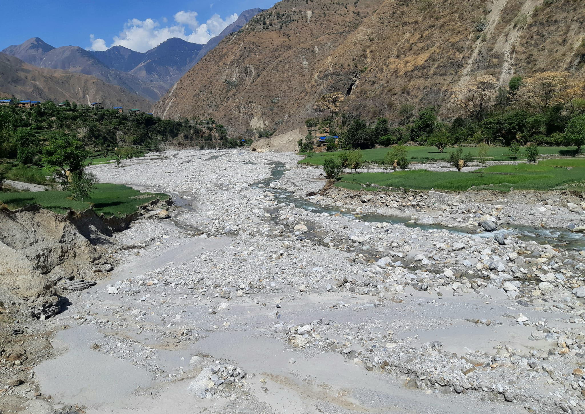 मुगुका बाढीपहिरो पिडितलाई राहत न पुर्नवास