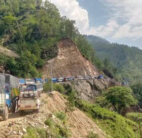 अबरुद्ध कर्णाली राजमार्गमा एकतर्फी सुचारु