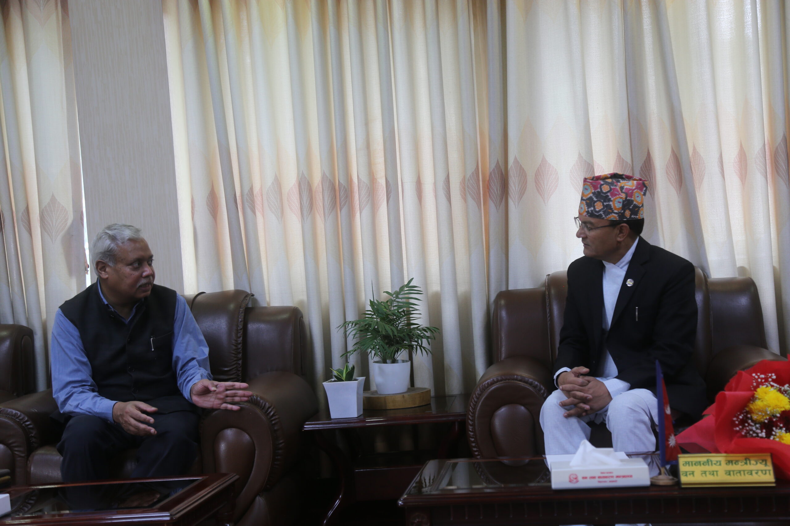 वन मन्त्री शाही र भारतीय राजदुत बीच शिष्टचार भेट
