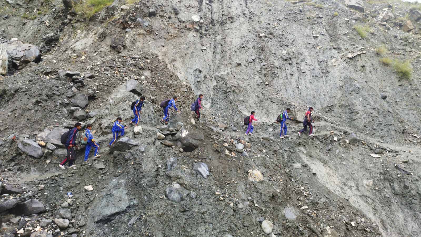 रारा विमानस्थल मुनिका दर्जनौ बस्ती जोखिममा