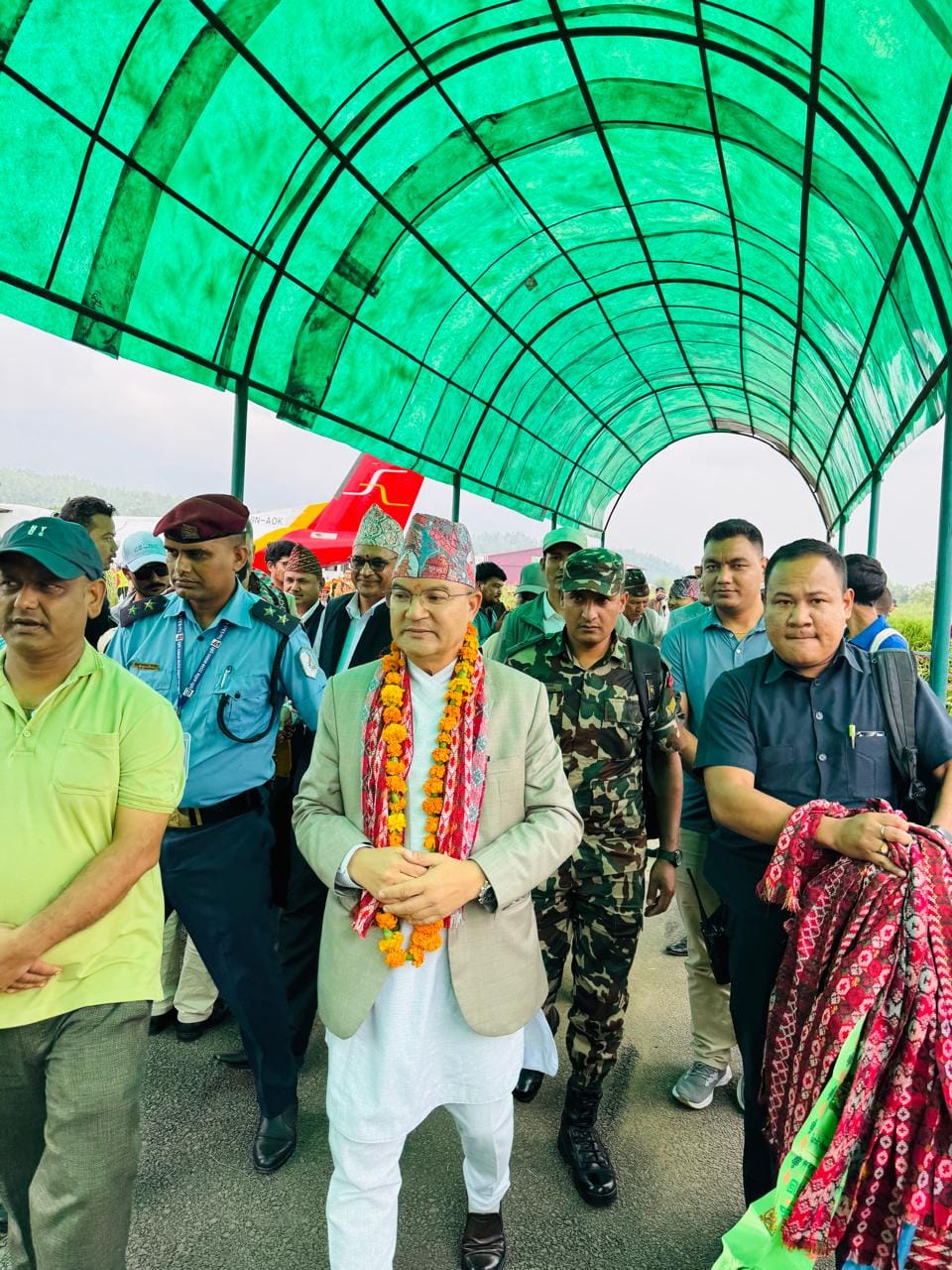 जिल्ला भ्रमण सकेर वनमन्त्री शाही फर्किदै