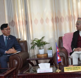 वनमन्त्री र दक्षिण कोरियाका राजदुत बीच शिष्टचार भेटवार्ता