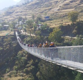 मुगु चैनखोला झोलुंगे पुल निर्माण