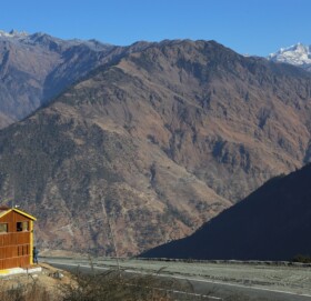 रारा बिमानस्थलमा नियमित हवाई उडान नहुदा यात्रुलाई सास्ती