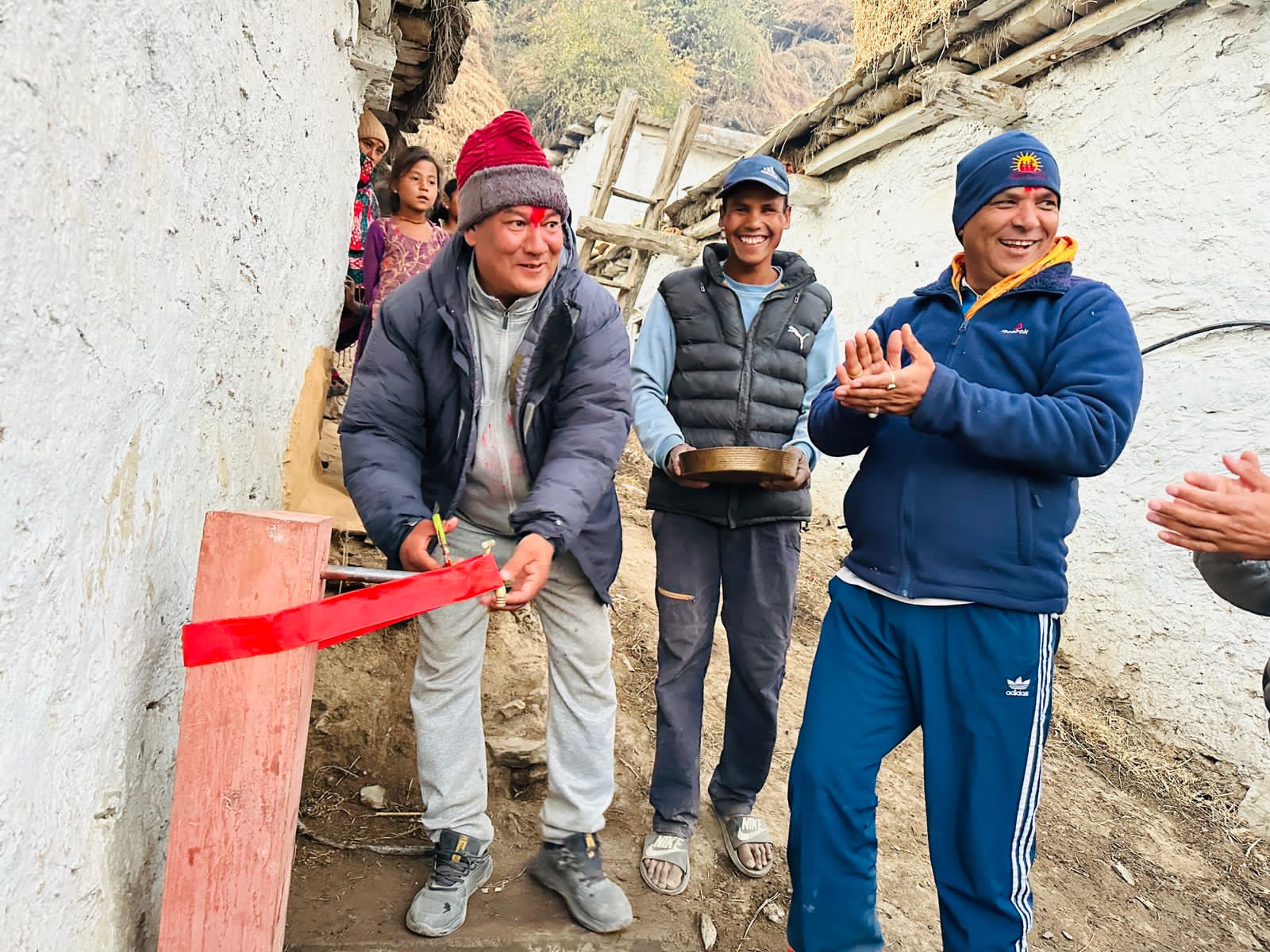 घरघरै पानीका धारा स्थानीय  उत्साहित