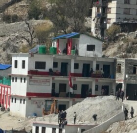 मुगुका तीन स्थानीयतह एक महिनादेखि प्रमुख  प्रशासकिय अधिकृत बिहिन