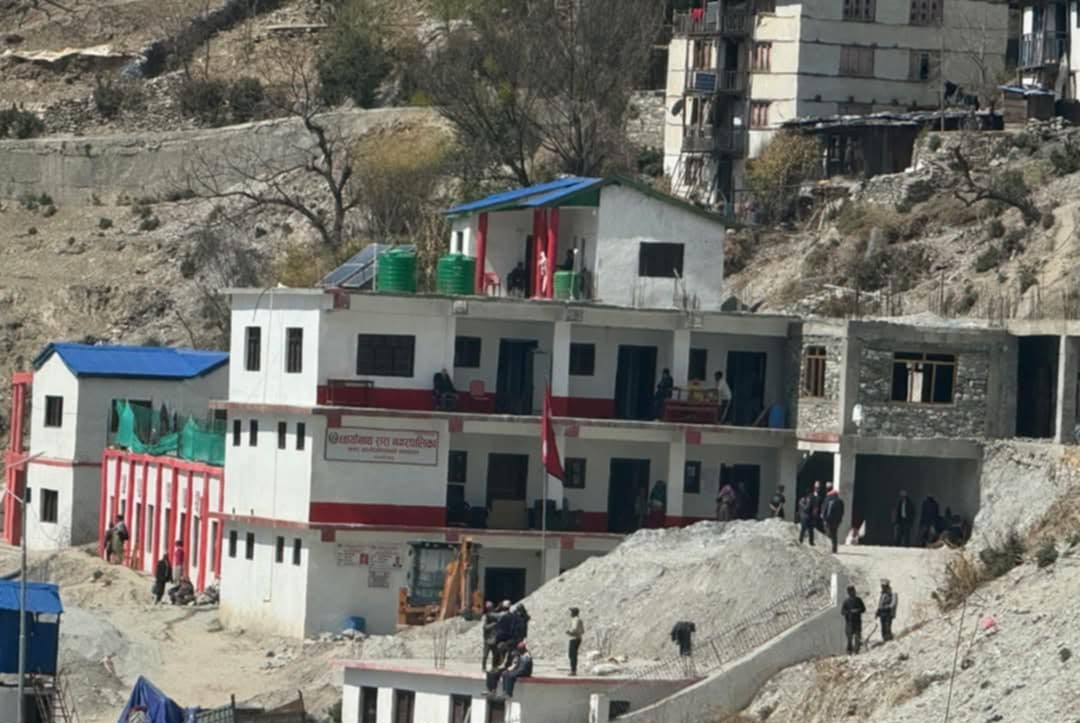 मुगुका तीन स्थानीयतह एक महिनादेखि प्रमुख  प्रशासकिय अधिकृत बिहिन