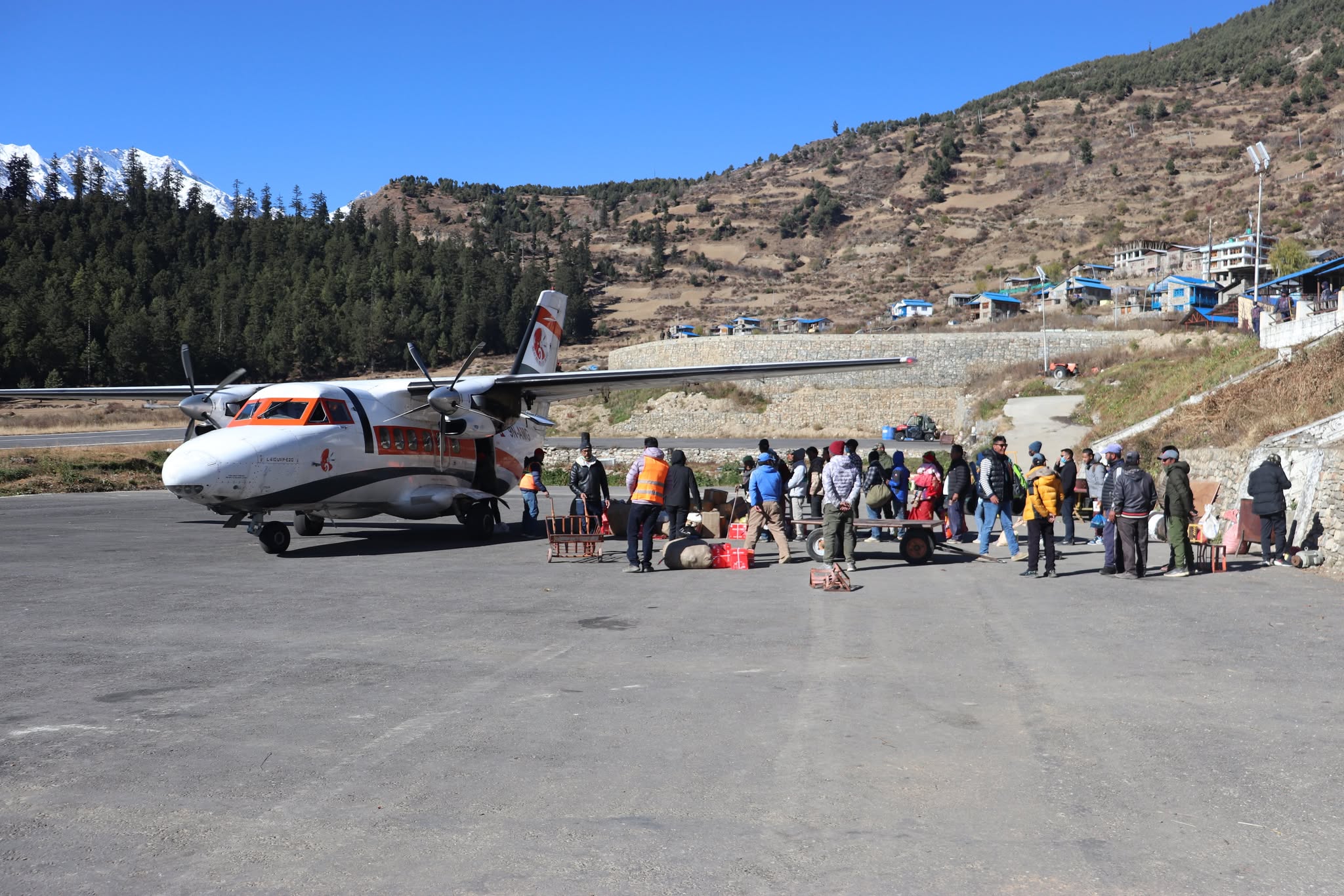सिमकोटमा भारतीय पर्यटकको चहलपहल