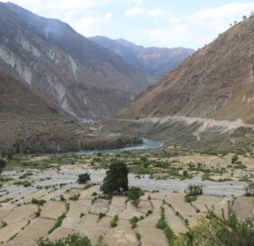 सिचाईको अभावले उर्भरा भूमि बाझै