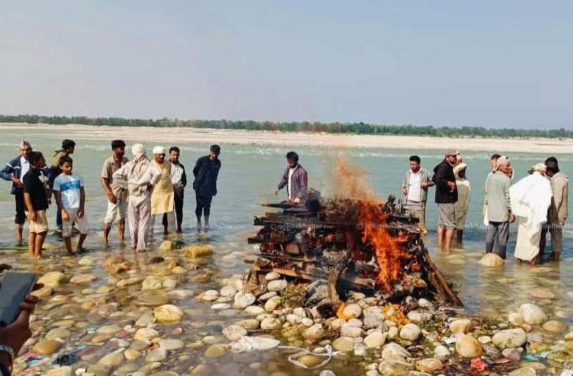 राष्ट्रिय सम्मानका साथ विपिन जोशीको अन्त्येष्टि