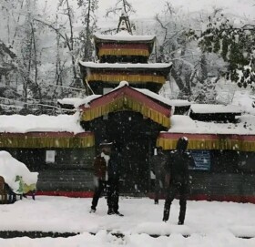 यो बर्षकै पहिलो मनाङ-मुस्ताङ र उत्तरी गोर्खामा हिमपात जनजीवन प्रभावित