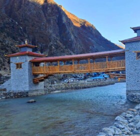 मुगु गाउँमा बन्यो चिटिम शैलीको अनौठो  पुल