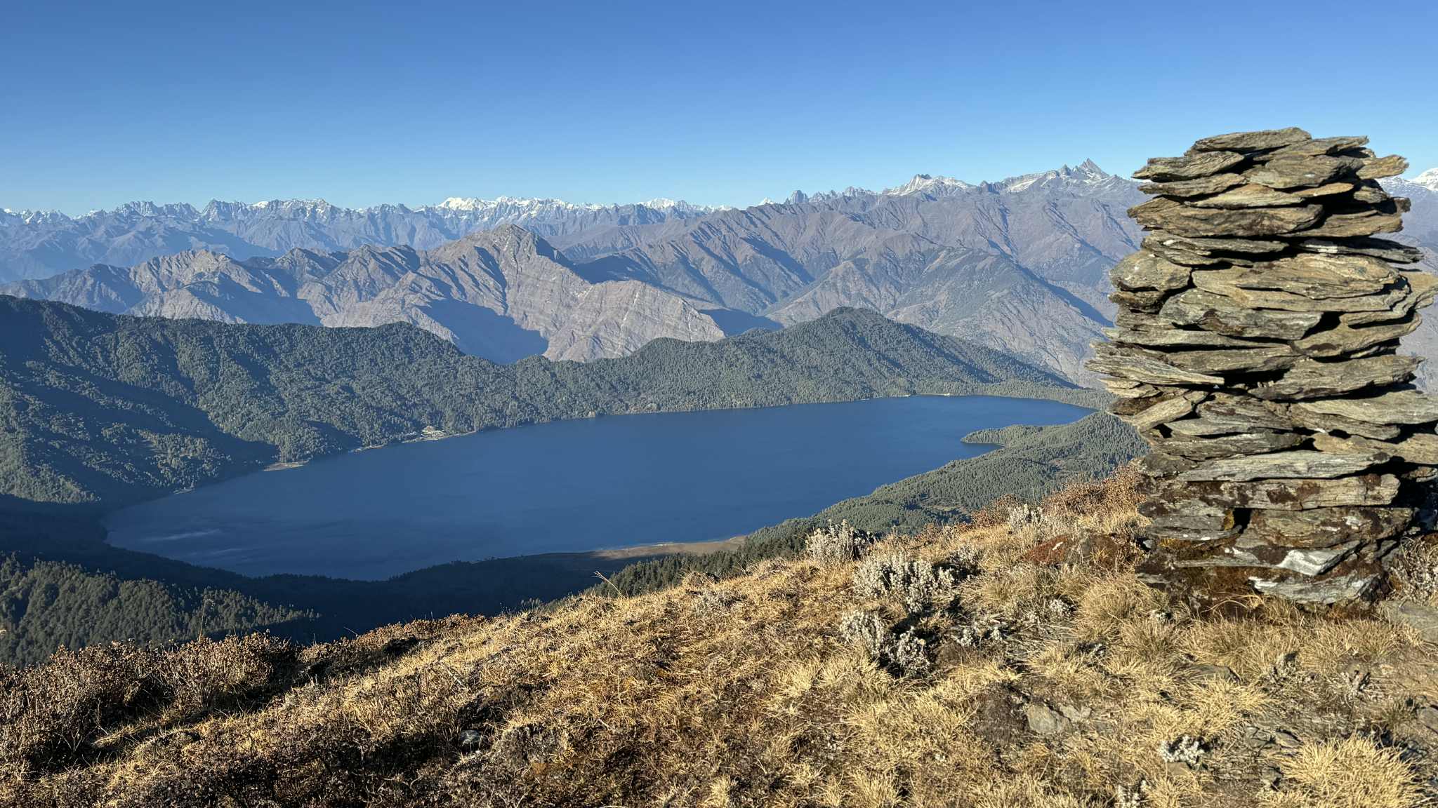 चुच्चेमारा लेक बाट देखिएको कञ्चन रारा