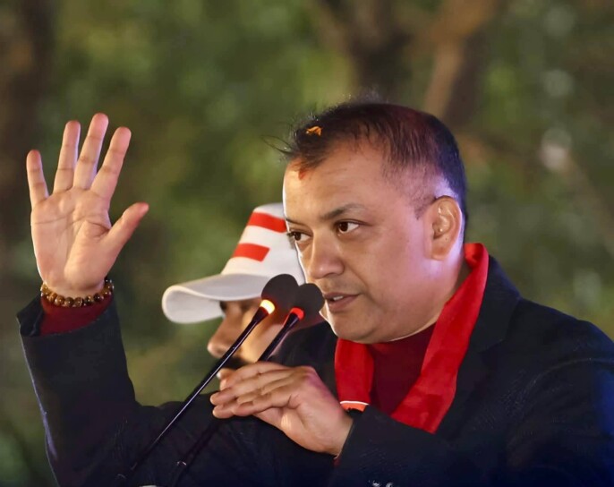 सर्बोच्चद्धारा देउवा पक्ष रिच खारेज  सभापति गगन थापालाई आधिकारिकता