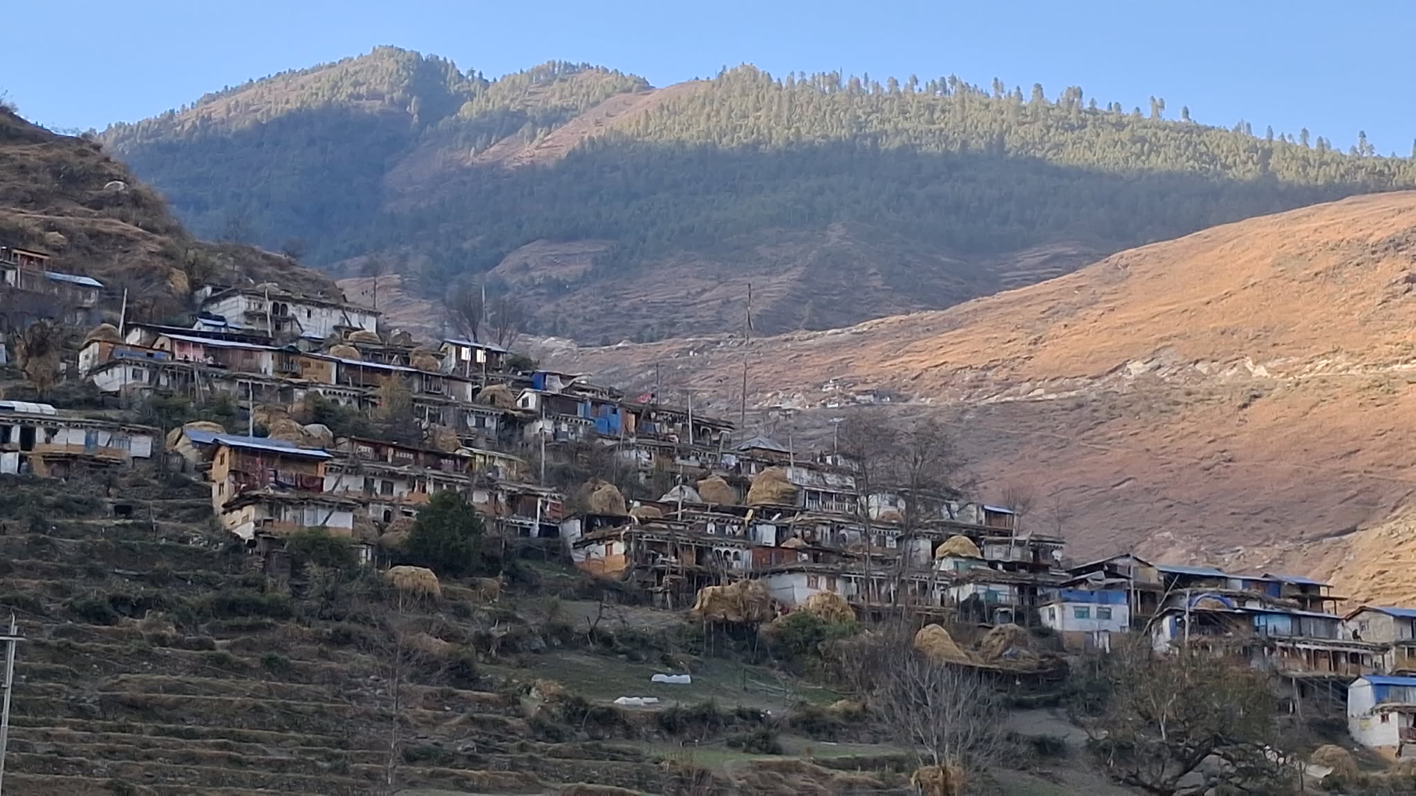 बिकास गाउँतिर, गाउँले शहरतिर