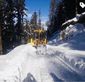 हिउँ पन्छाएर नाग्मा गमगढी सडक सुचारु