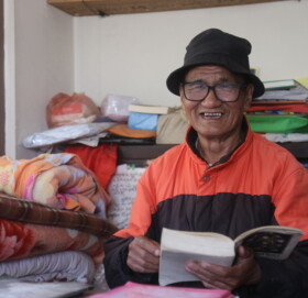 मुगाल मातृभाषाका लेखक आङग्याल लामा