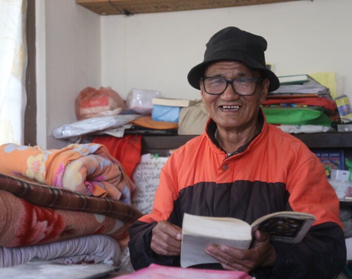 मुगाल मातृभाषाका लेखक आङग्याल लामा