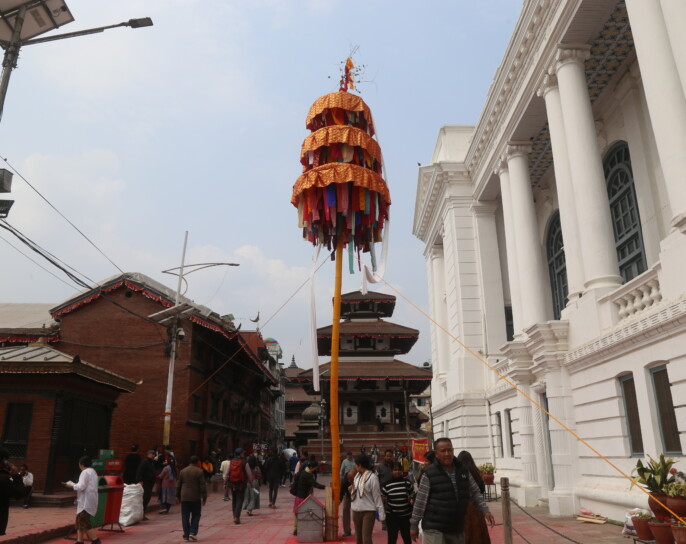 बसन्तपुरमा चीर ठड्याएर सुरु भयो होली पर्व