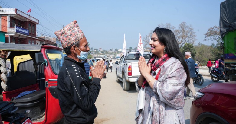 खुश्बु वलीको घरदैलो अभियान :  एक भोट राष्ट्रलाई एक भोट हिन्दु शास्त्रलाई