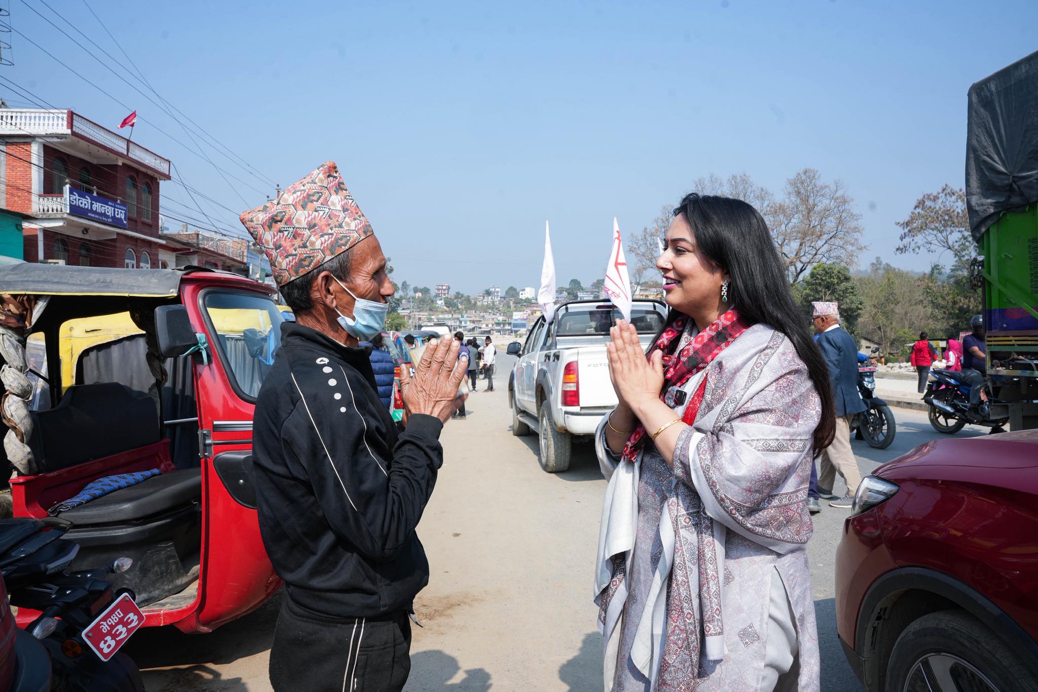खुश्बु वलीको घरदैलो अभियान :  एक भोट राष्ट्रलाई एक भोट हिन्दु शास्त्रलाई