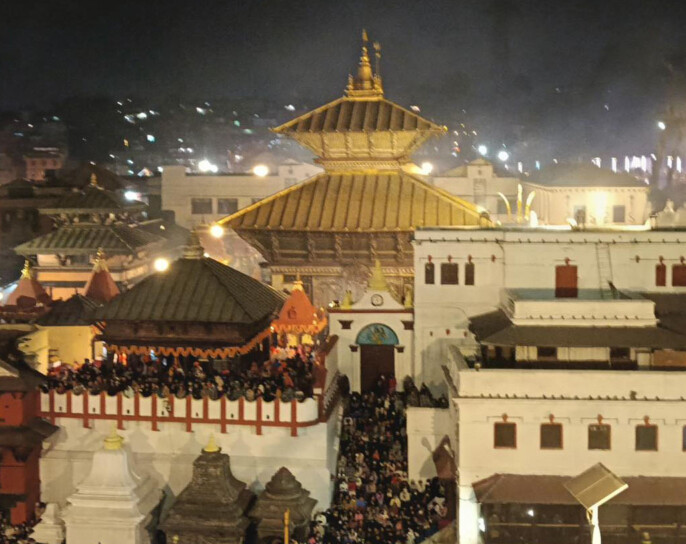 आज महाशिवरात्रि पर्व पशुपतिमा बिहानैदेखि दर्शनार्थीको भिड