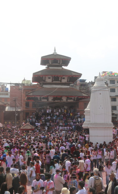 काठमाडौ बसन्तपुरमा होली पर्वको उल्लास