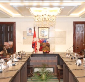 प्रधानमन्त्री निवास  बालुवाटारमा मन्त्रिपरिषदको बैठक जारी
