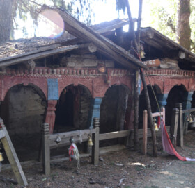 प्राकृतिक सुन्दरताको काखमा ओझेलिएका राराका महादेब