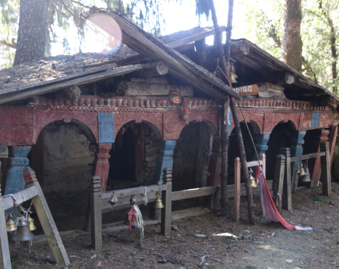 प्राकृतिक सुन्दरताको काखमा ओझेलिएका राराका महादेब