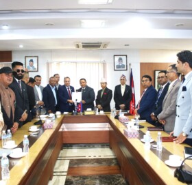 एनआरएनए प्रतिनिधिमण्डल र परराष्ट्रमन्त्री खनालबीच भेटघाट