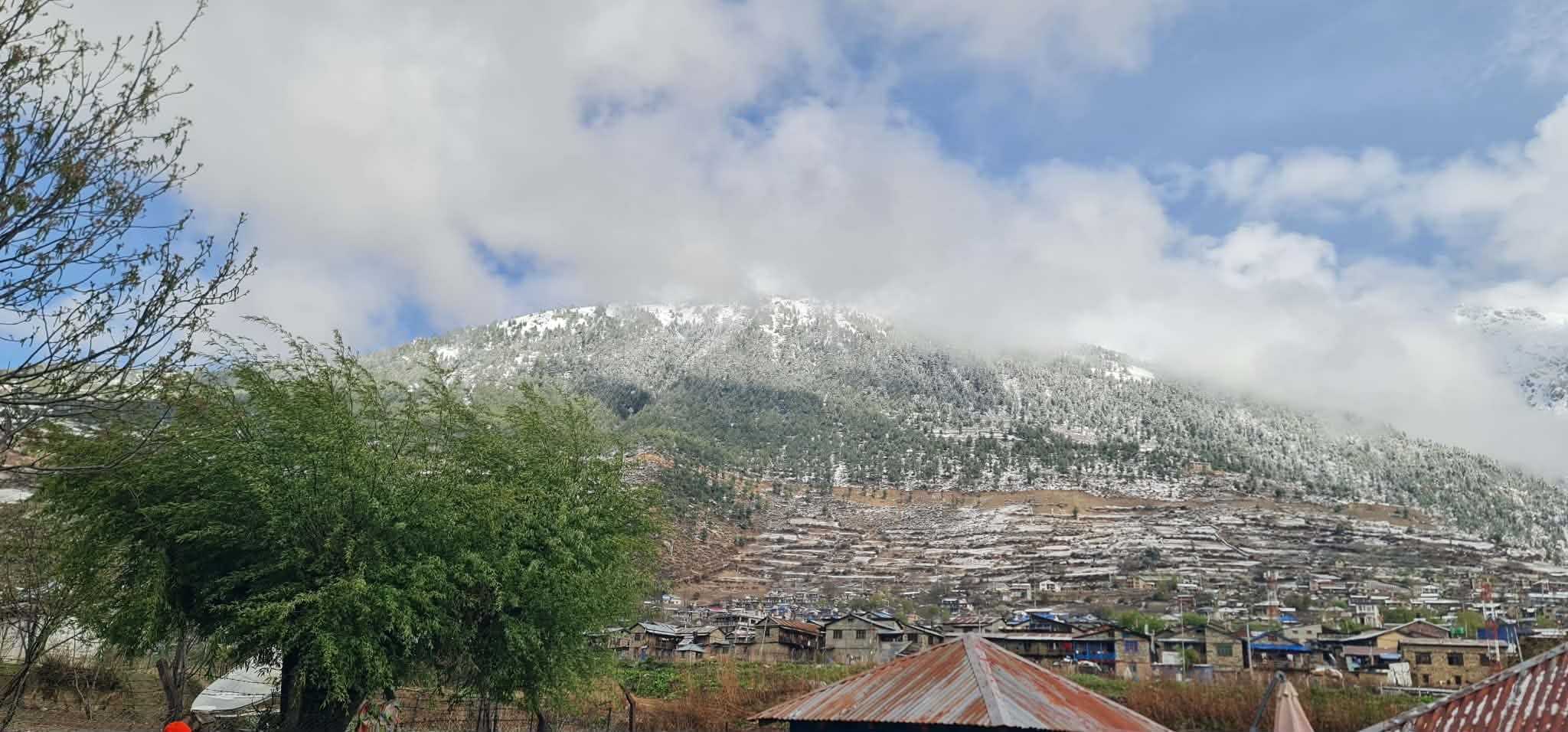 चैतमा परयो हुम्लामा हिउँ