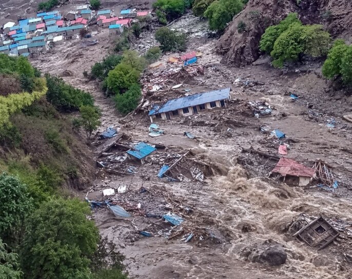 हुम्ला नेप्का गाउँमा  बाढीले बिद्यालय गोठ बगायो,भेडाबाख्रा खेतीयोग्य जग्गामा क्षेति