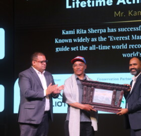 कीर्तिमान सगरमाथा आरोहि कामीरिता शेर्पालाई लाइफटाइम अचिभमेन्ट अवार्डबाट सम्मान