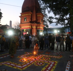 दिवंगत राजपरिवारको सम्झनामा नारायणहिटीमा दीप प्रज्वलन
