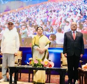 ओली, दाहाल, नेपाल र खनाल एउटै मञ्च बाट कम्यूनिष्ट एकताको जोड