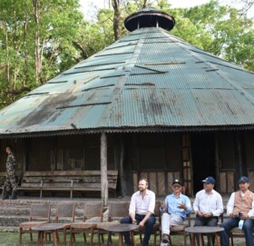 जीर्ण बन्दै चितवनको टाइगर टप रिर्सोट