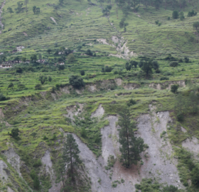 मुगु  सोरु रावलबाडा गाउँका ३५ दलित परिवार पहिरोको उच्च जोखिममा