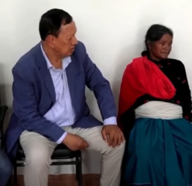 कांग्रेस नेता मोहन बस्नेतले गणेश नेपालीको परिवारलाई गरे १ लाख आर्थिक सहयोग