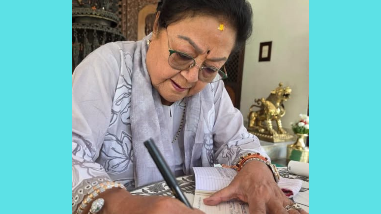 प्रधानमन्त्री दैवी प्रकोप उद्धार कोषमा ८७ बर्षिय  राजी राणाले एक करोड ९ लाख सहयोग