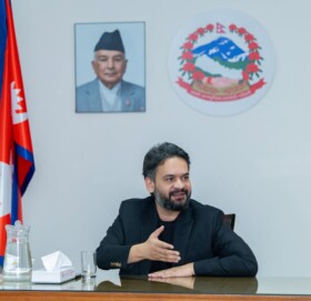 प्राविधिक पृष्ठभूमिका सांसदहरुसंग प्रधानमन्त्री शाहले गरे छलफल