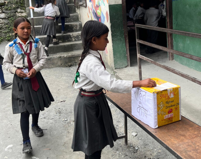 बिधार्थीद्धारा खाजानास्ताको पैसा बाट  रसुवाका बाढीपिडितलाई राहत संकलन
